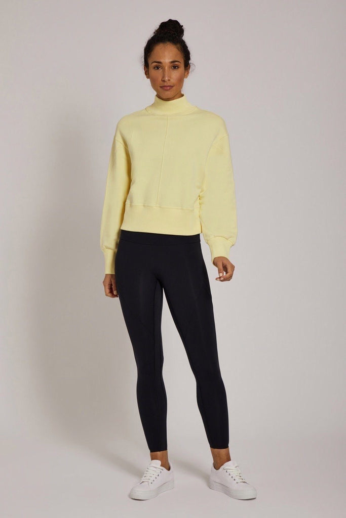 https://cdn.shopify.com/s/files/1/0333/1342/3419/files/M007_J004_MAHANY_CROP_SWEATER_M007_L021_LANA_LEGGING_SUNRISE_2.mp4?v=1611147296